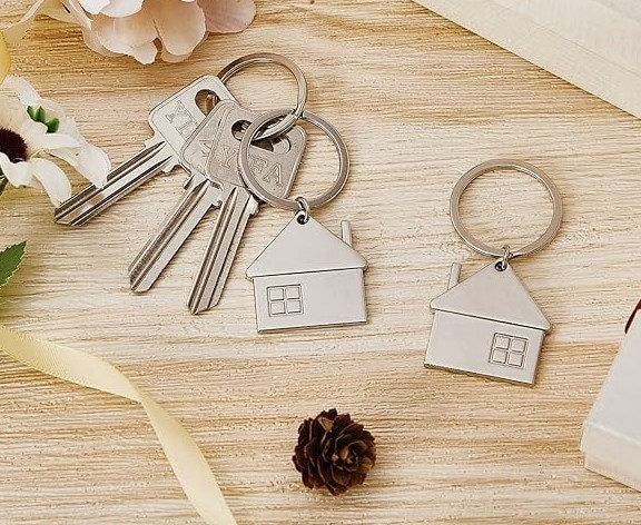 Pair of Personalized House Key Chain House Shaped Pendant Keychains Home Keychain Set Cute House with Window Key Charm Metal Keyring Gift