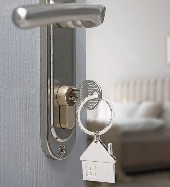 Pair of Personalized House Key Chain House Shaped Pendant Keychains Home Keychain Set Cute House with Window Key Charm Metal Keyring Gift